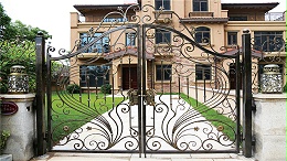 你知道豪华别墅为什么都是使用铁艺围墙大门呢？