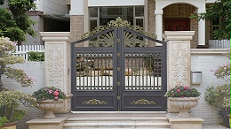 别墅庭院围墙大门在材质上的选择为什么总是考虑铝艺呢？