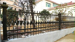 铁艺别墅围墙护栏的漆面处理方式